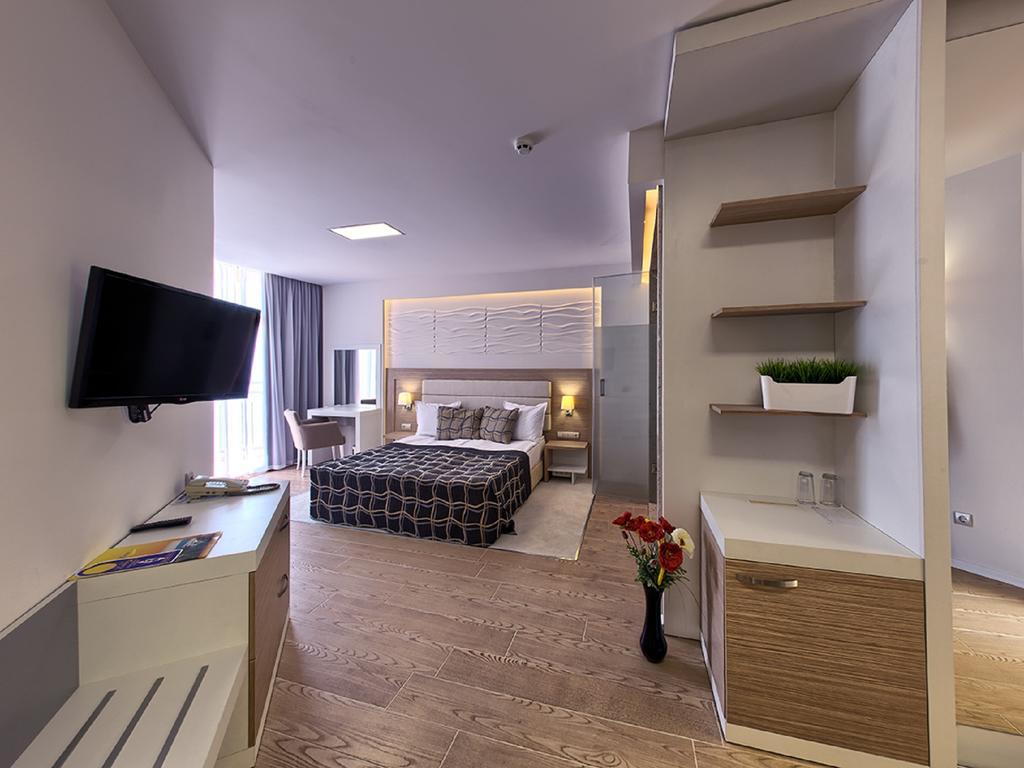 Luna Beach Hotel โกลเดน แซนส์ ภายนอก รูปภาพ