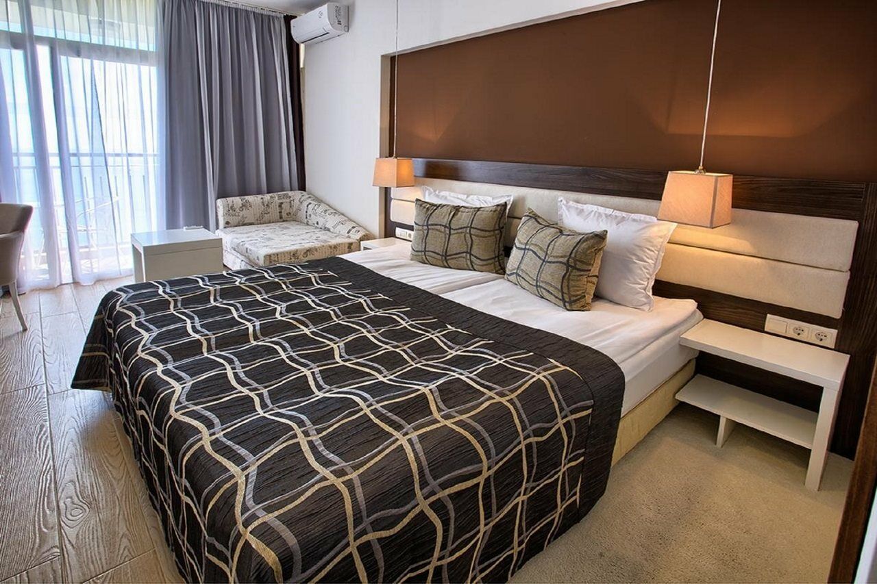 Luna Beach Hotel โกลเดน แซนส์ ภายนอก รูปภาพ